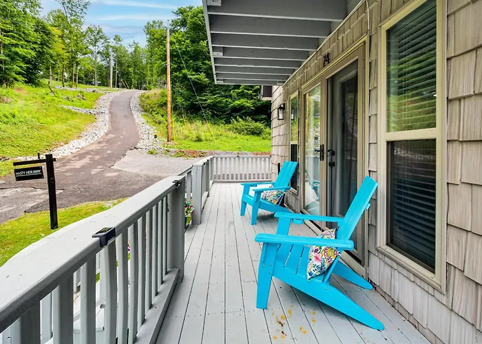 Fire Pit & Steps To Lake! Tims Ford Lake Retreat